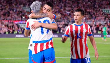 Paraguay fue más que Uruguay, ganó y quedó a un paso del Mundial