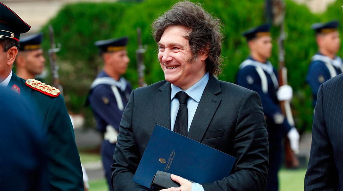 Javier Milei llegó a Roma para visitar al papa León XIV y firmar un acuerdo con Giorgia Meloni