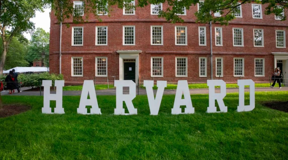 Harvard presentó una demanda contra el veto de Trump a la entrada de estudiantes extranjeros