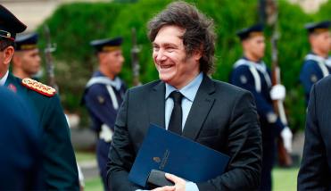 Javier Milei llegó a Roma para visitar al papa León XIV y firmar un acuerdo con Giorgia Meloni