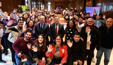 El gobernador Zamora y el jefe de Gabinete recibieron a alumnos de los departamentos Banda, Capital y Robles