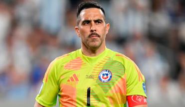 En Chile destrozan a Claudio Bravo y lo responsabilizan de la debacle