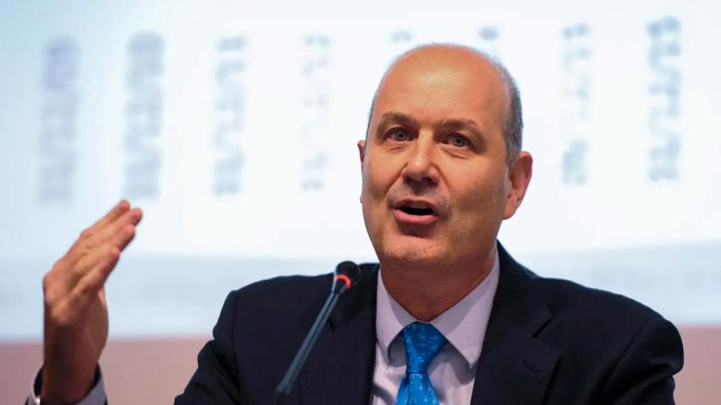 Sturzenegger dijo que habrá más ajuste y apuntó contra los gobernadores: “La propuesta va a ser motosierra en las provincias”