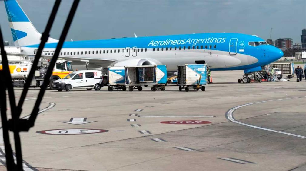 Por el paro de pilotos de mañana, se modificaron 50 vuelos y Aerolíneas asegura que perderá más de US$1 millón