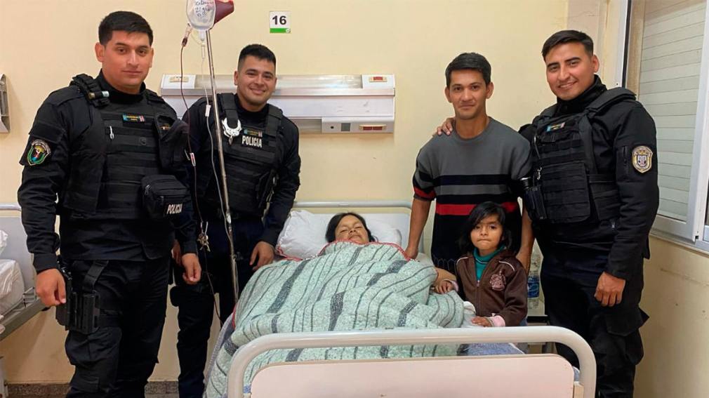 Policías de Añatuya se convirtieron en héroes al asistir un parto de emergencia en una casa