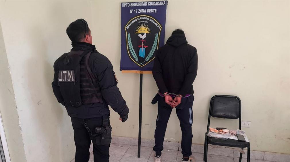 Detuvieron a un joven tras ser sorprendido con envoltorios de cocaína y marihuana en el Bº Bosco II