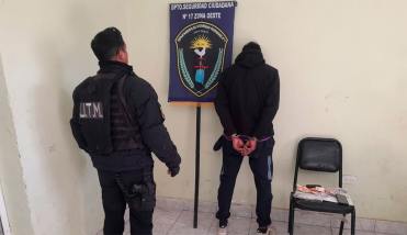 Detuvieron a un joven tras ser sorprendido con envoltorios de cocaína y marihuana en el Bº Bosco II