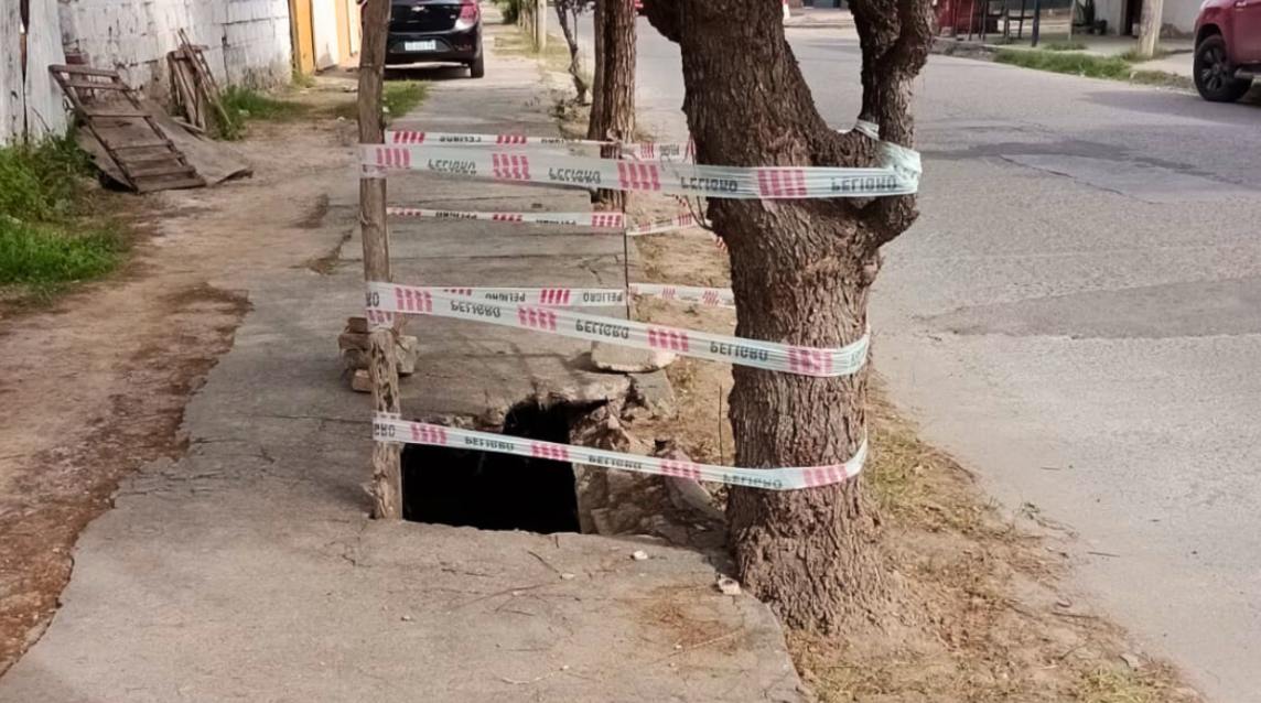Vecinos del barrio Sarmiento reclaman la reparación urgente de un desagüe en mal estado