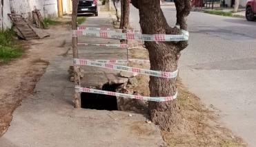 Vecinos del barrio Sarmiento reclaman la reparación urgente de un desagüe en mal estado