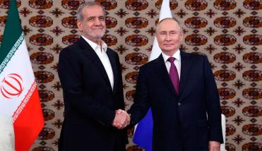  Vladimir Putin interviene entre Irán e Israel y exige resolver el conflicto nuclear con diplomacia