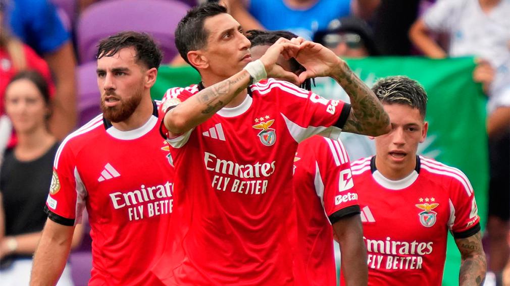Con dos goles de Di María, Benfica goleó a Auckland City y complicó a Boca en el grupo
