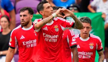 Con dos goles de Di María, Benfica goleó a Auckland City y complicó a Boca en el grupo