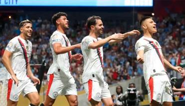 Con gol de Echeverri, Manchester City goleó a Al Ain y aseguró su boleto a octavos