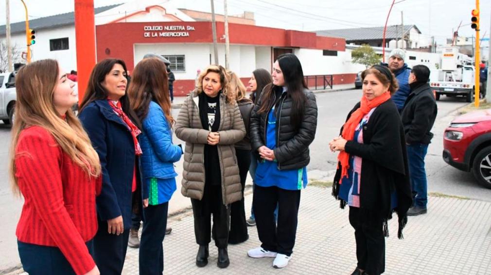La intendente habilitó nuevos semáforos en la esquina de Libertad y Sebastián Ábalos