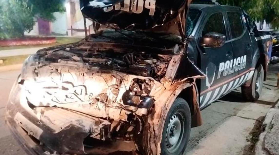 Añatuya: policías resultaron heridos tras embestir un animal suelto en Ruta 7