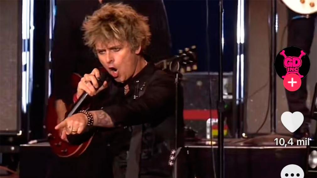 El cantante de Green Day, Billie Joe Armstrong, se enfrentó con un fan durante un show