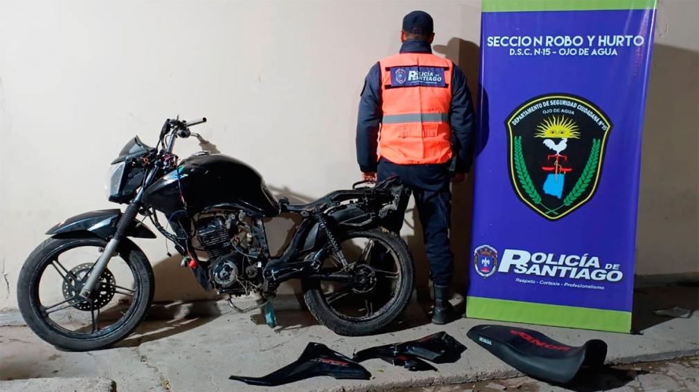 Recuperaron una moto robada en Villa Ojo de Agua: fue hallada abandonada en una zona montuosa
