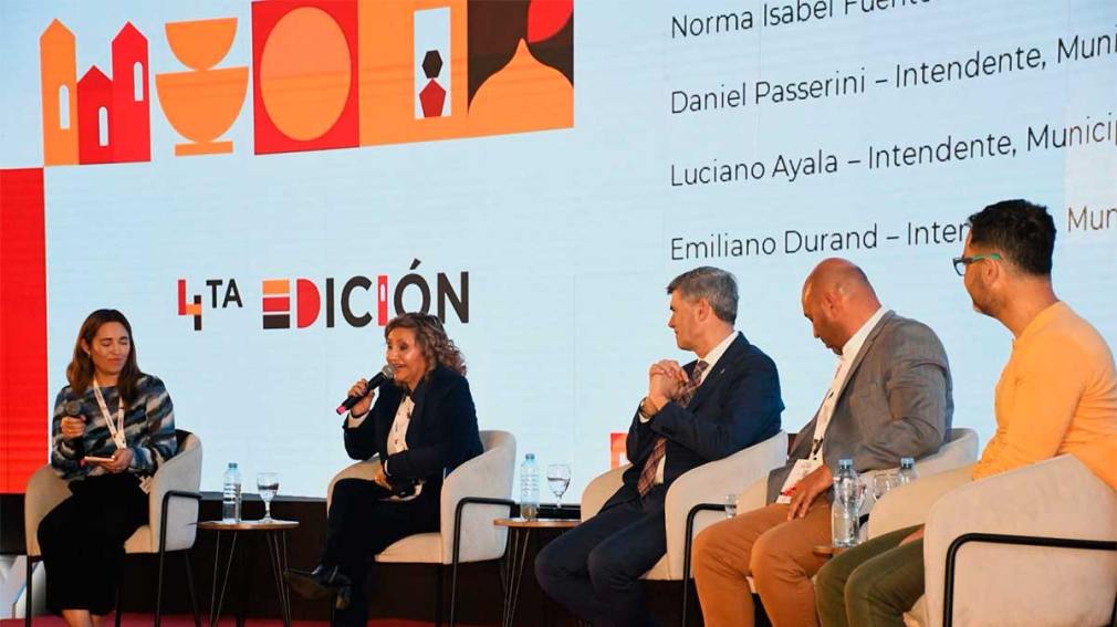 La intendente de Fuentes expuso en Smart City sobre los desafíos en los grandes centros urbanos
