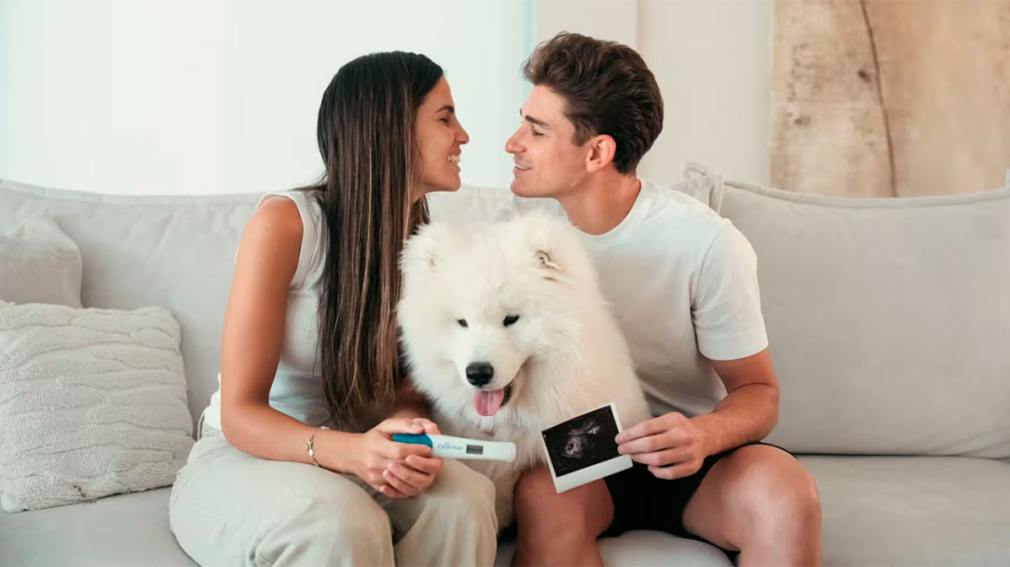 Julián Álvarez mostró por primera vez la panza de embarazada de Emilia Ferrero en sus vacaciones