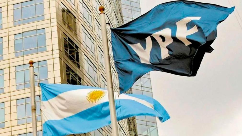 El Gobierno le pidió a la justicia de Estados Unidos que suspenda el fallo que ordenó transferir las acciones de YPF