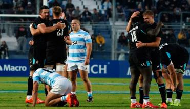 Con los tres santiagueños en cancha, Inglaterra se lo ganó a los Pumas sobre el final en San Juan