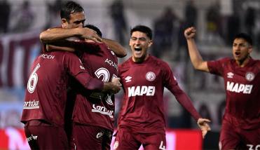 Lanús venció a Huracán y se instaló en los cuartos de final de la Copa Argentina