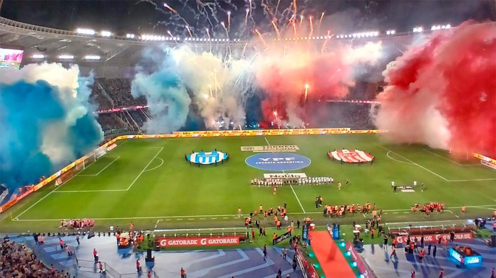 Espectacular recibimiento en la final del Torneo Clausura en Santiago del Estero