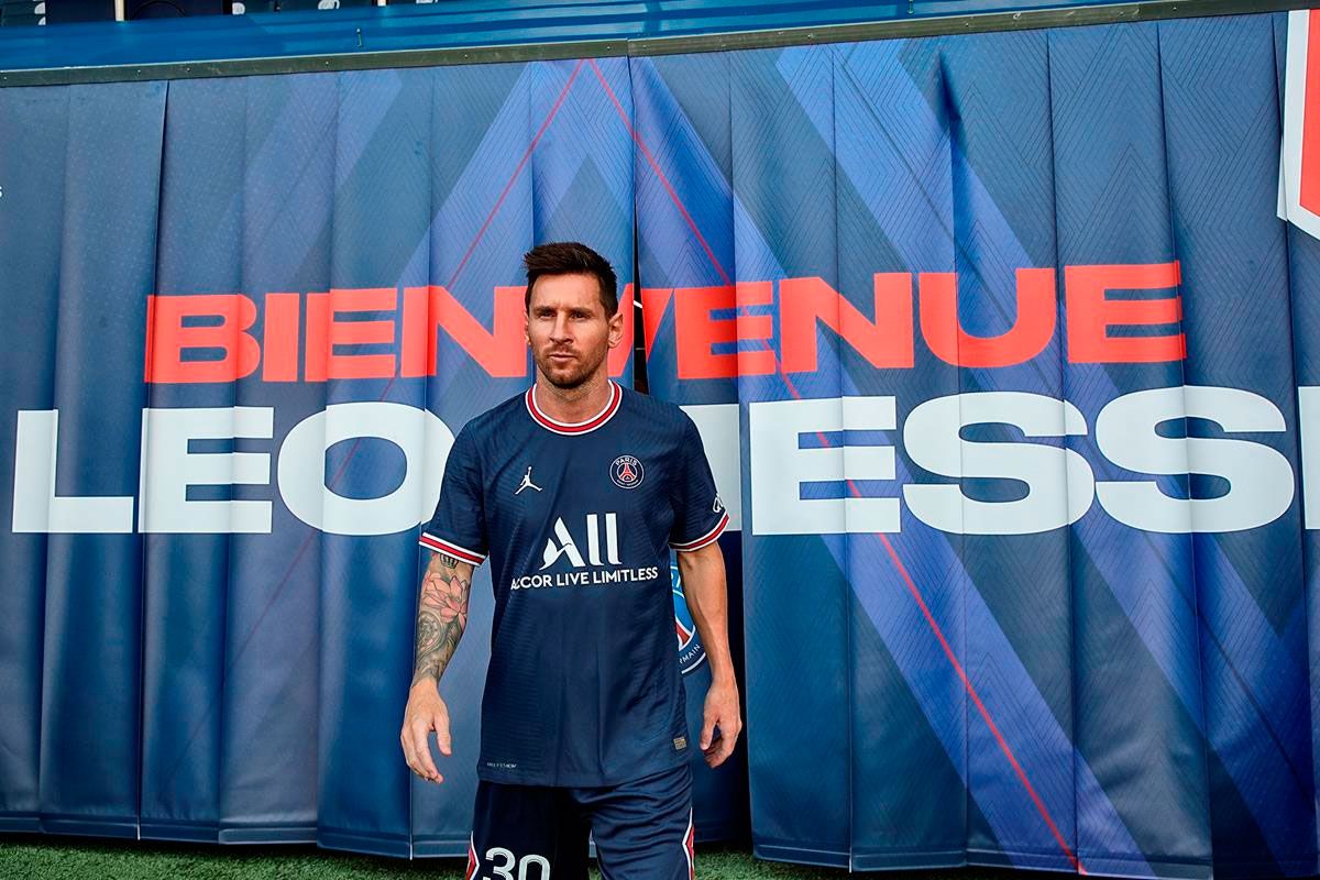 Las mejores fotos de la llegada de Messi al París Saint-Germain - Diario Panorama