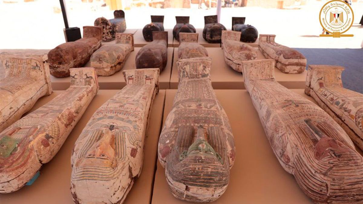 Descubren Más De 200 Sarcófagos Intactos Del Antiguo Egipto En Saqqara