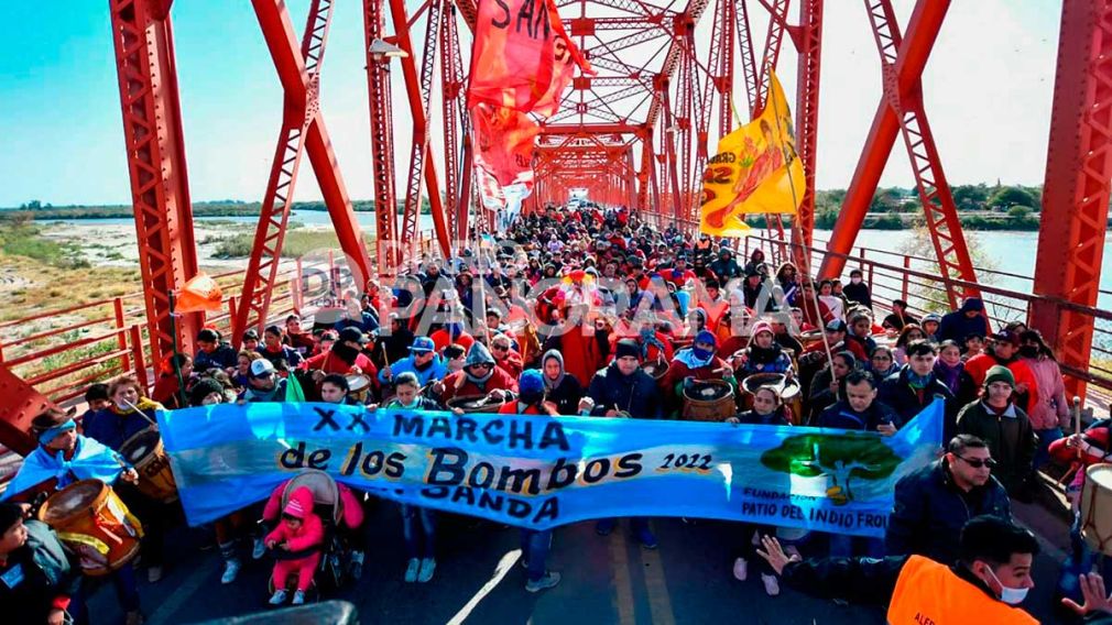 Marcha de los bombos La Banda 2022 