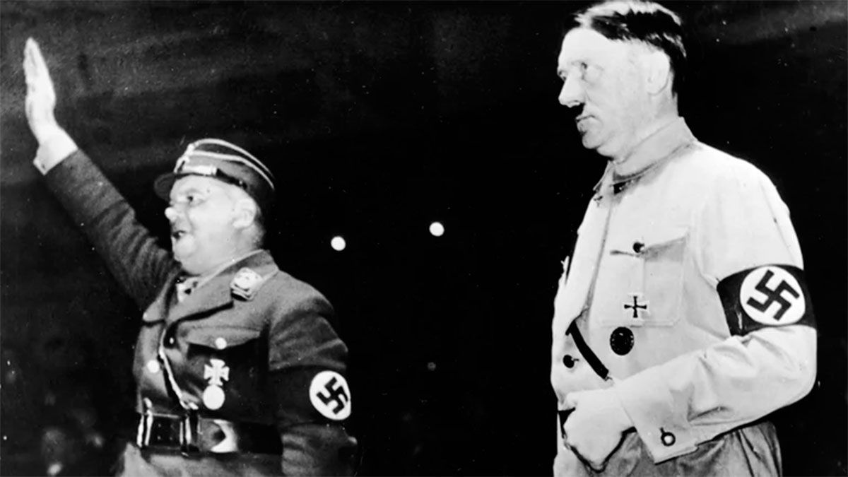 Ernst Rohm junto a Adolf Hitler 