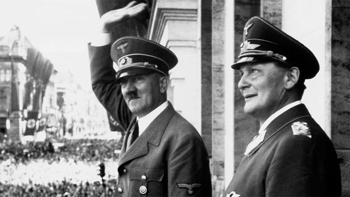 Hermann Göring junto a Hitler 