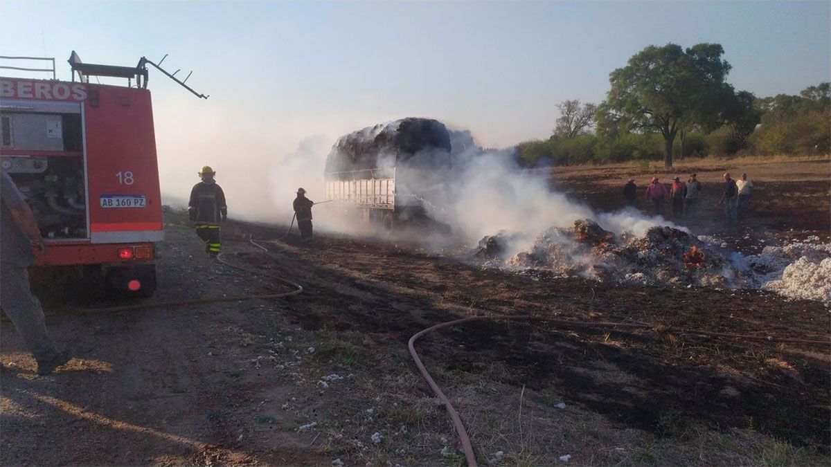 Bomberos trabajando 