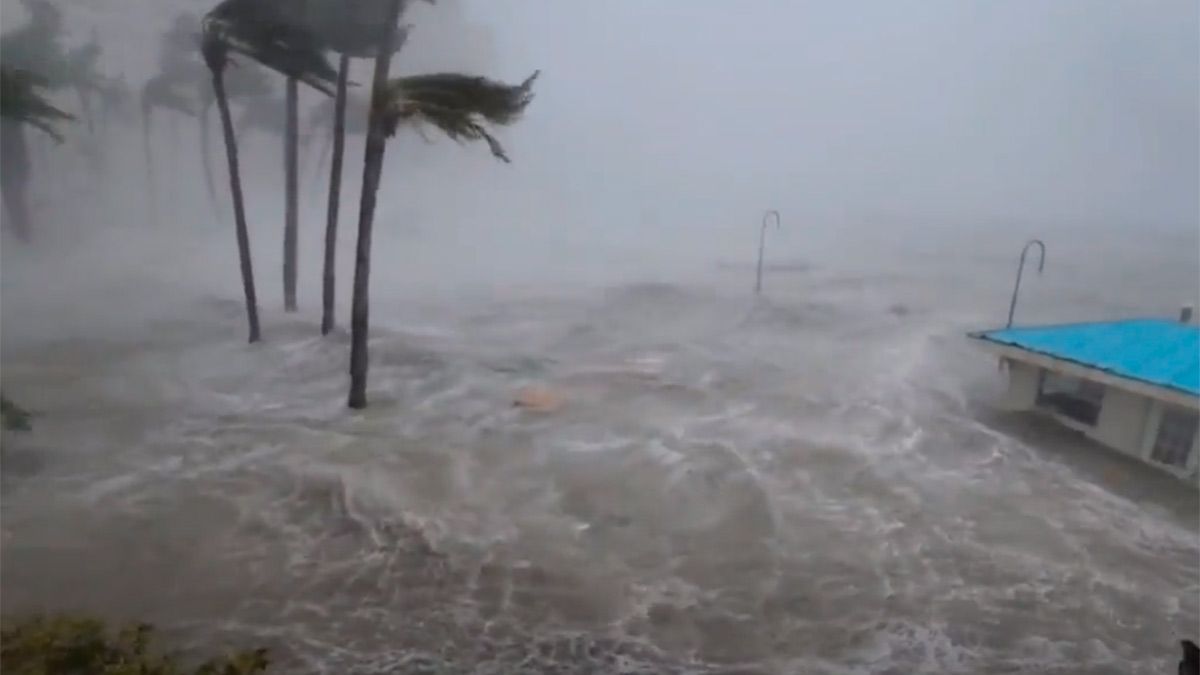 Millones De Evacuados El Huracán Ian Tocó Tierra En Florida Con Vientos De Más De 240 Km Por 