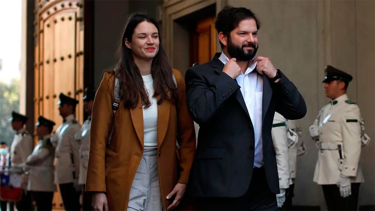 La Pareja De Gabriel Boric Formalizó Su Renuncia A Las Funciones ...