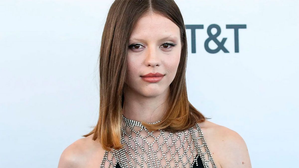 Mia Goth 