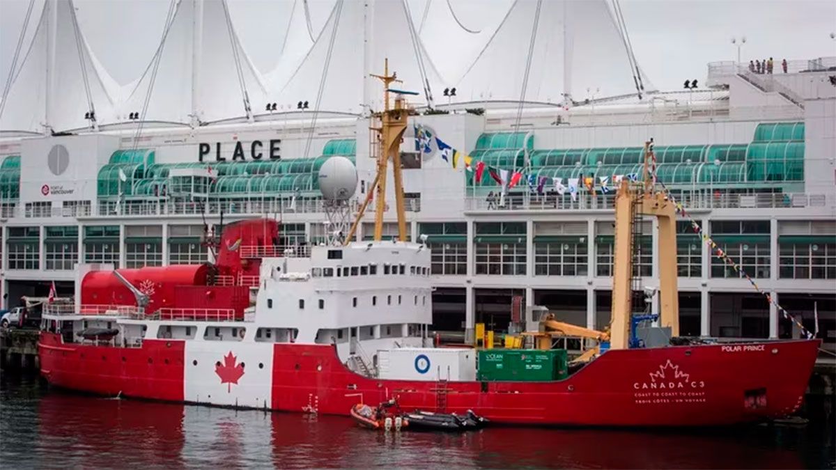 El barco Polar Prince (Darryl Dyck/The Canadian Press via AP) 