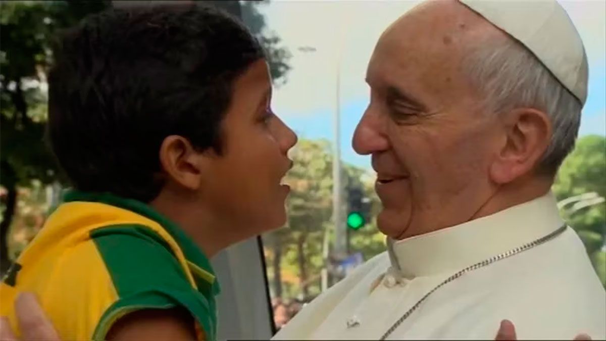 El Niño Que Hace 10 Años Abrazó Al Papa Francisco Le Cumplió Su Promesa