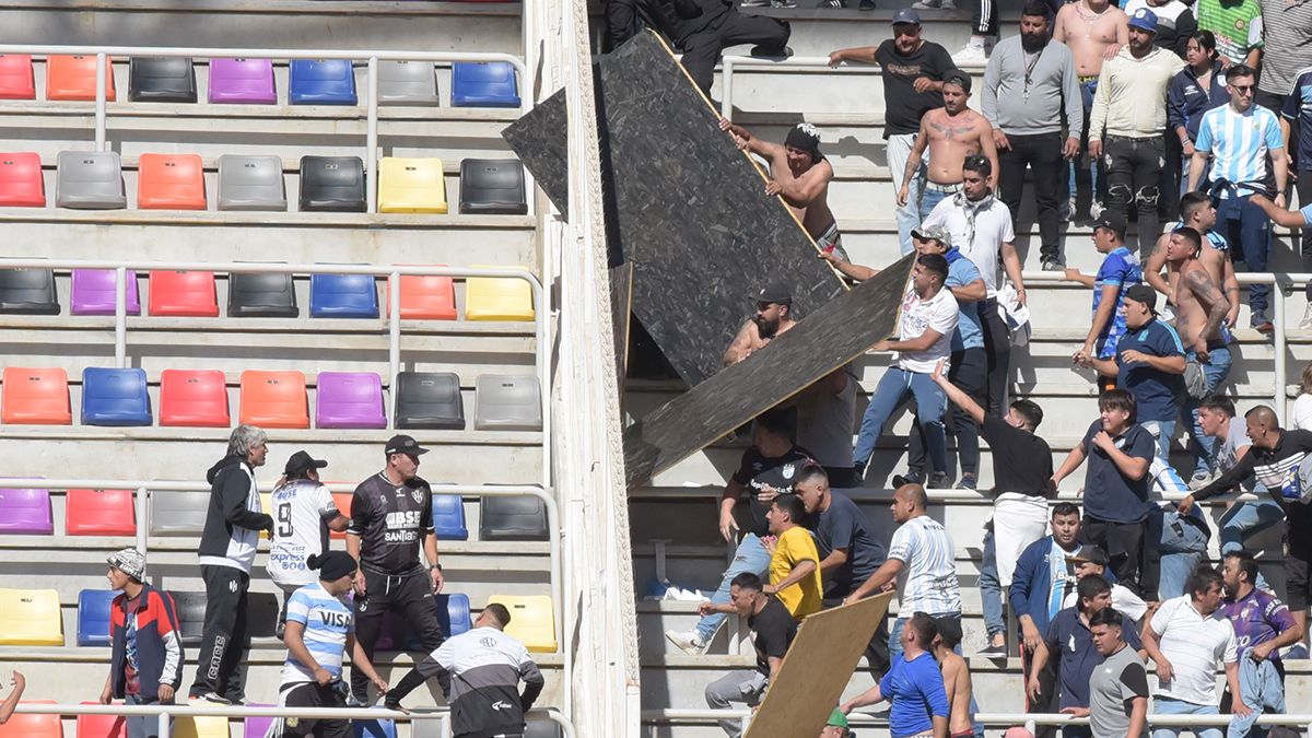 Incidentes En Central Córdoba Atlético Tucumán El Partido Estuvo