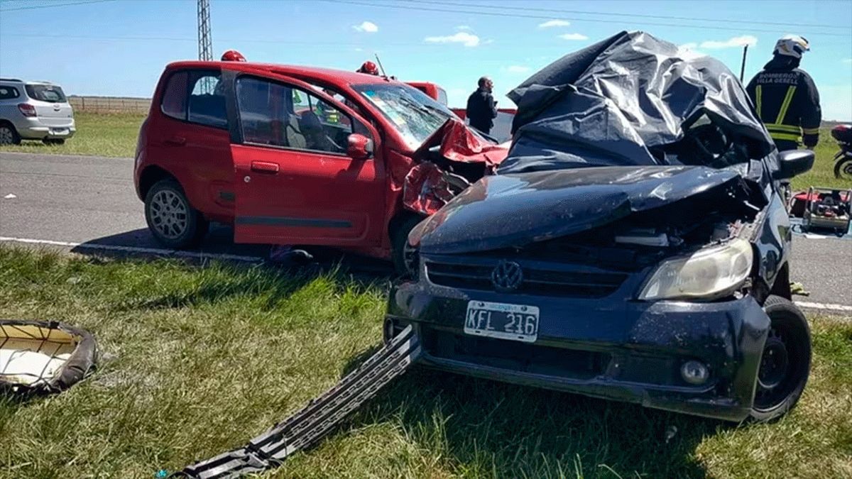 Terrible Tragedia En La Ruta 11 Dos Autos Chocaron De Frente Y Tres