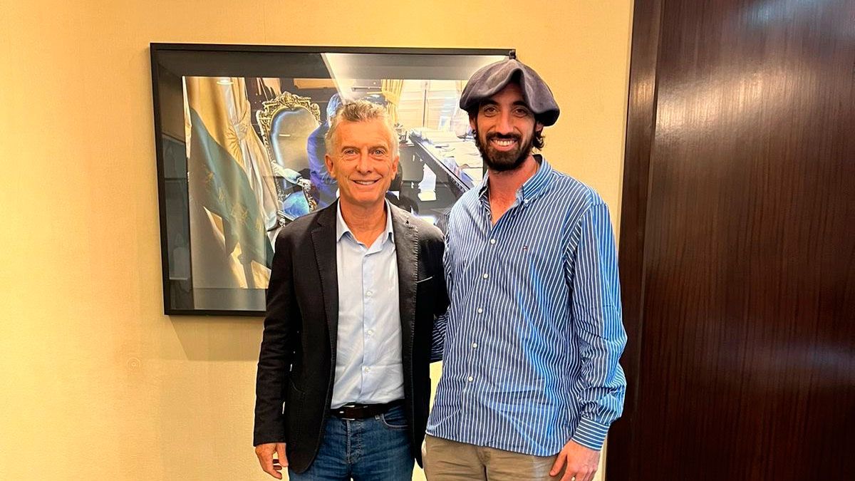 Facundo Manzoni junto a Mauricio Macri 