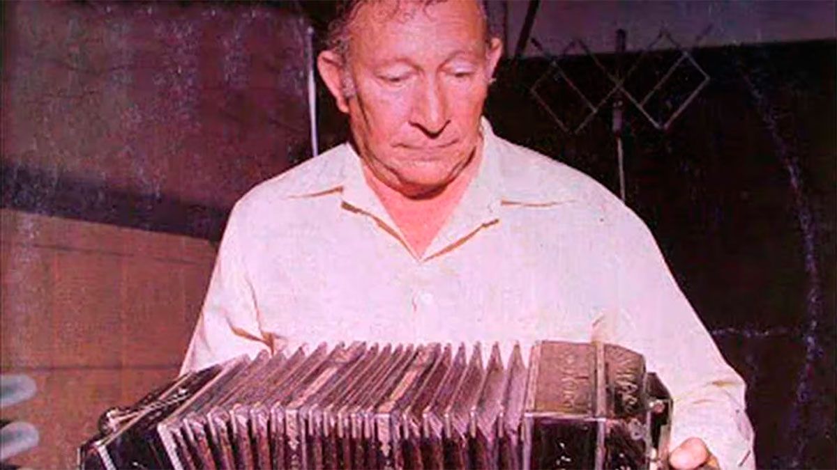 Mario del Tránsito Cocomarola 